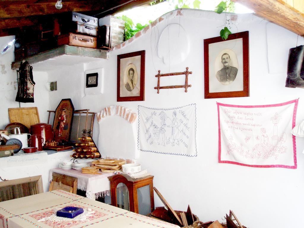 Penzion A Restauracia Toldi 갈란타 외부 사진