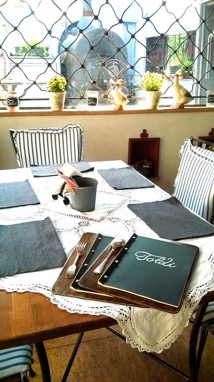 Penzion A Restauracia Toldi 갈란타 외부 사진