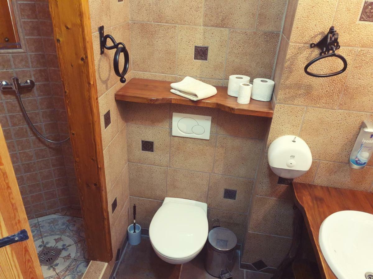 Penzion A Restauracia Toldi 갈란타 외부 사진